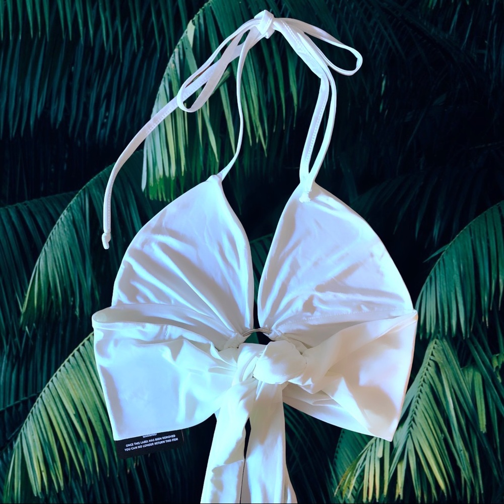 Pretty Little Thing Halter Neck Ring Crop Top